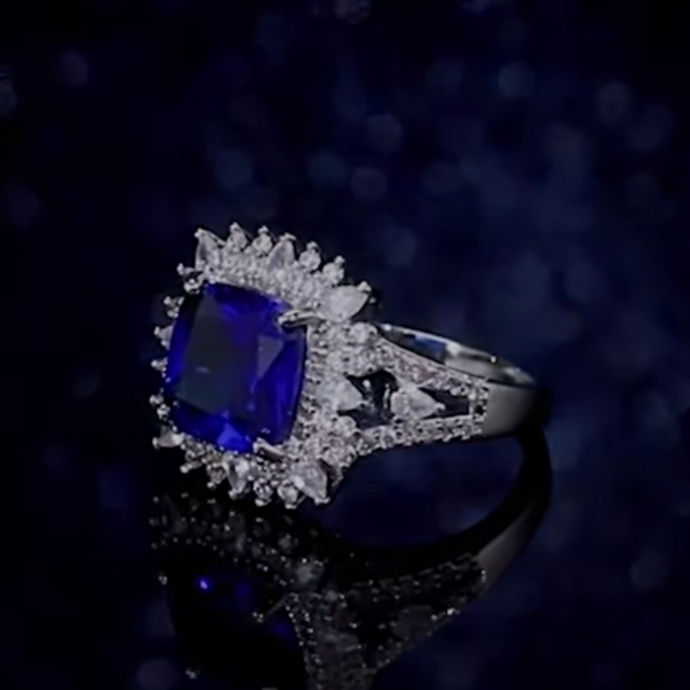 Elegant Blue and Silver Women's Ring